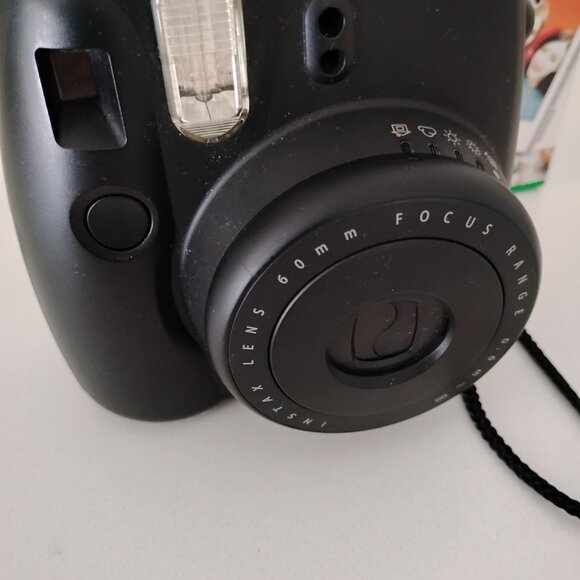 FUJI Film Instamax Instant Camera + Film - Picture 6 of 6